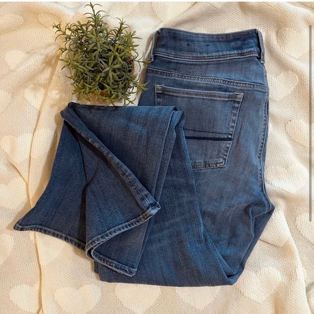 AMERICAN EAGLE KICK BOOT JEANS SZ 8
